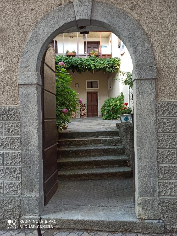 Casa Olmi Castiglione dʼIntelvi Exterior foto